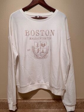 Glo Fashion - Boston Massachusetts Yacht Club - Embroidered Crewneck Sweatshirt